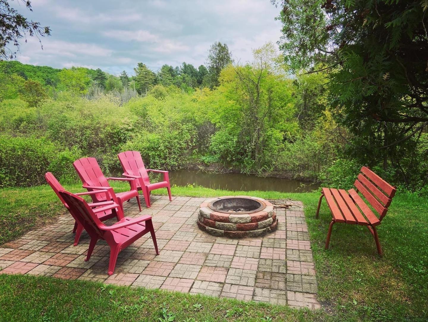 Betsie Riverside Resort Benzonia Buitenkant foto